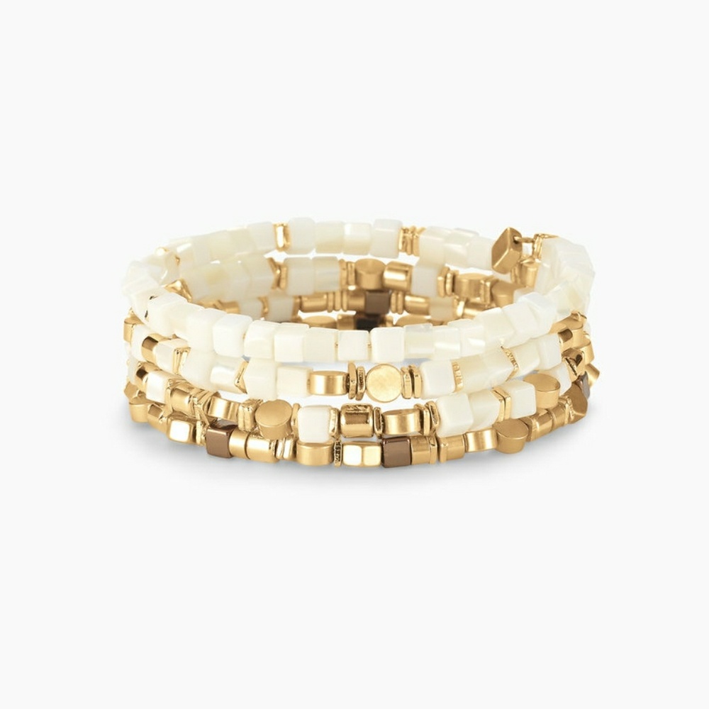 Gorgeous light weight bracelet.